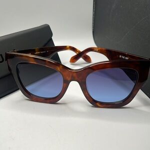 NWOT Quay Australia By The Way Tortoise sunglasses